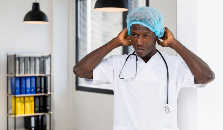 Doctors Issue 21-Day Ultimatum and Reject New Pay Circular